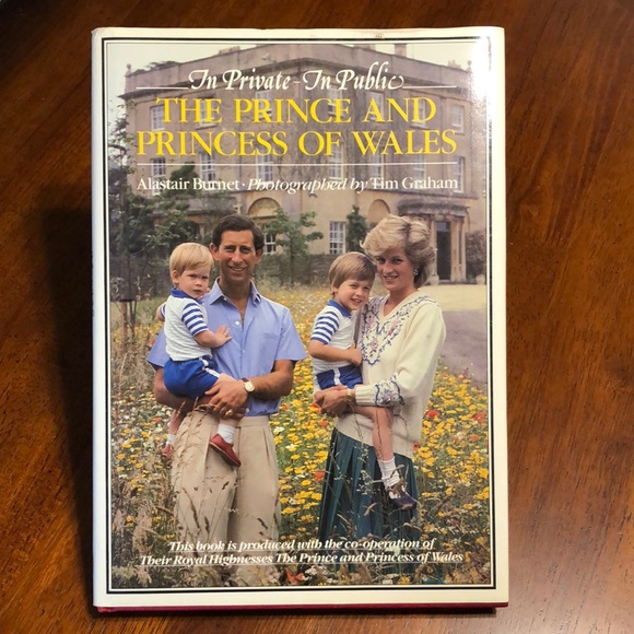 Estate Other - THE PRINCE AND PRINCESS OF WALES In Private In Public Vtg Hardcover Book 1986